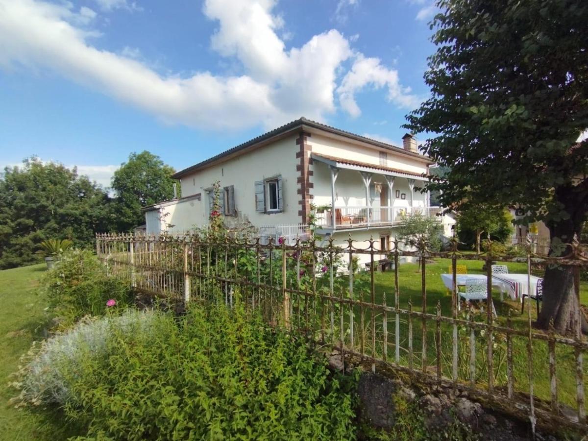 Maison D'Hotes Larraldia Uhart-Cize Екстер'єр фото