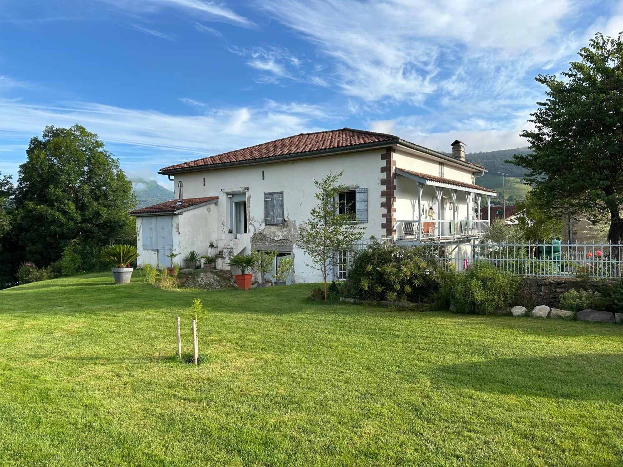 Maison D'Hotes Larraldia Uhart-Cize Екстер'єр фото